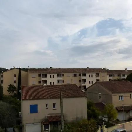 Charming With Balcony In דירה סנרי-סור-מר