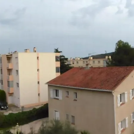 Appartamento Charming With Balcony In *